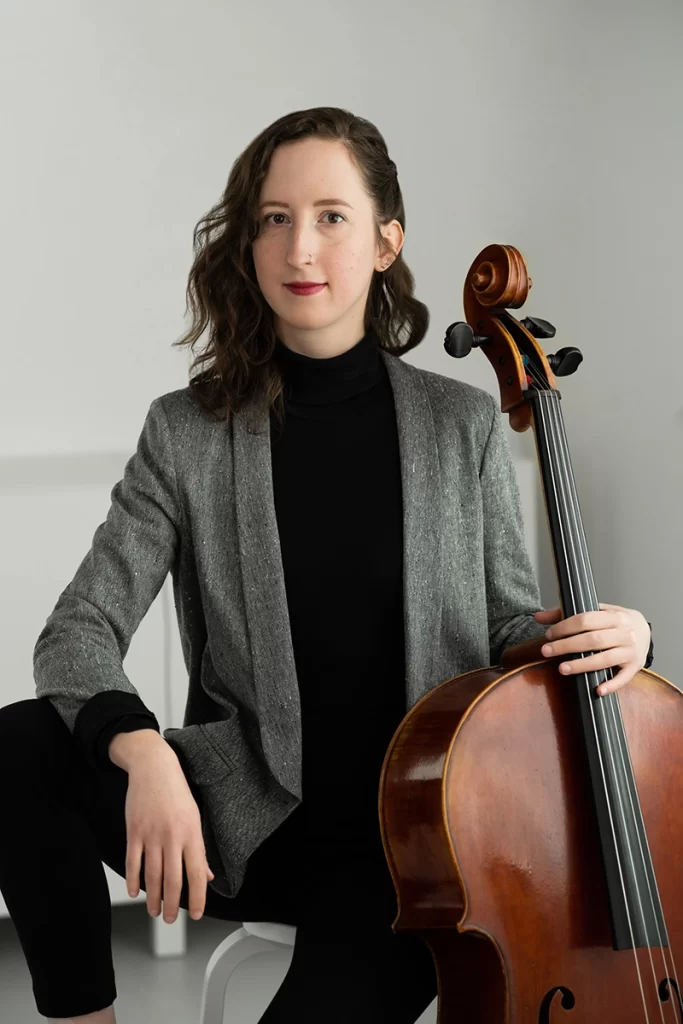 brunette-woman-posing-with-cello